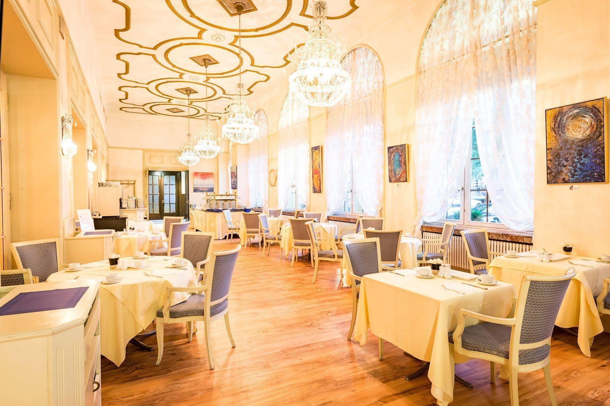 Schlosshotel Karlsruhe Exterior photo